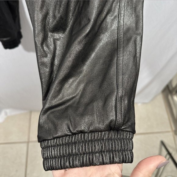 NEW $168 Spanx [ PLUS 2X ] Faux Leather Jogger Pants‎ in Black - Picture 9 of 14